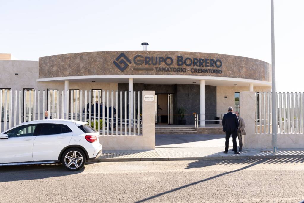 inauguracion-del-tanatorio-de-aljaraque (13)