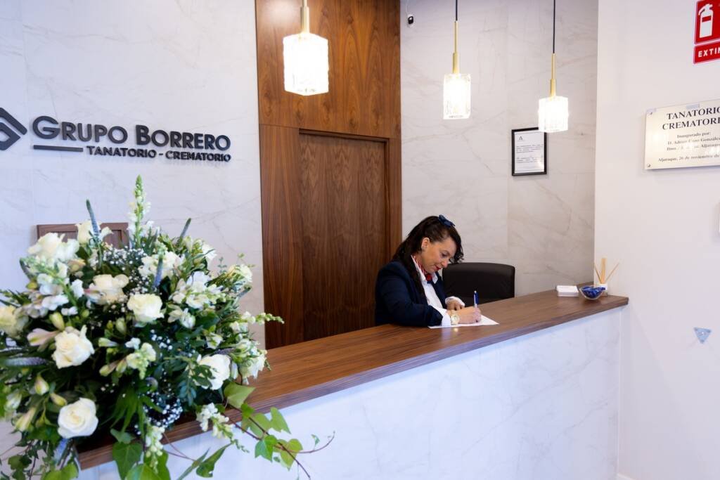 inauguracion-del-tanatorio-de-aljaraque (14)