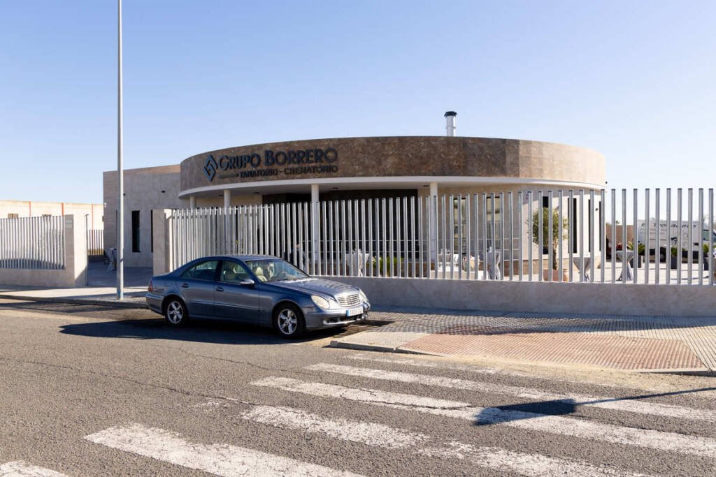 inauguracion-del-tanatorio-de-aljaraque (15)