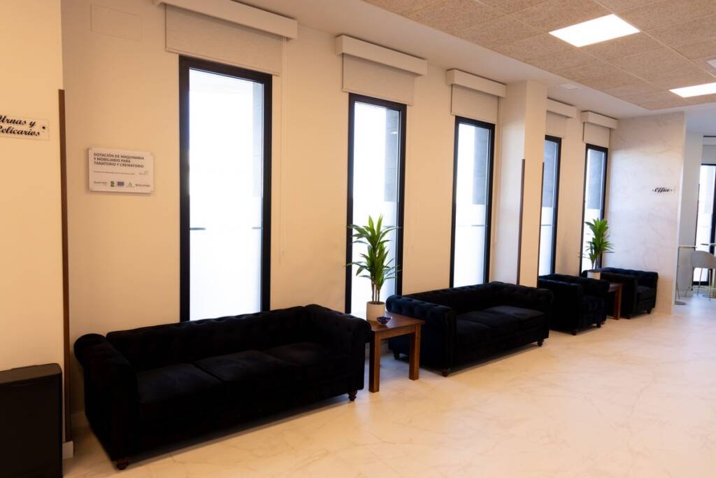 inauguracion-del-tanatorio-de-aljaraque (2)