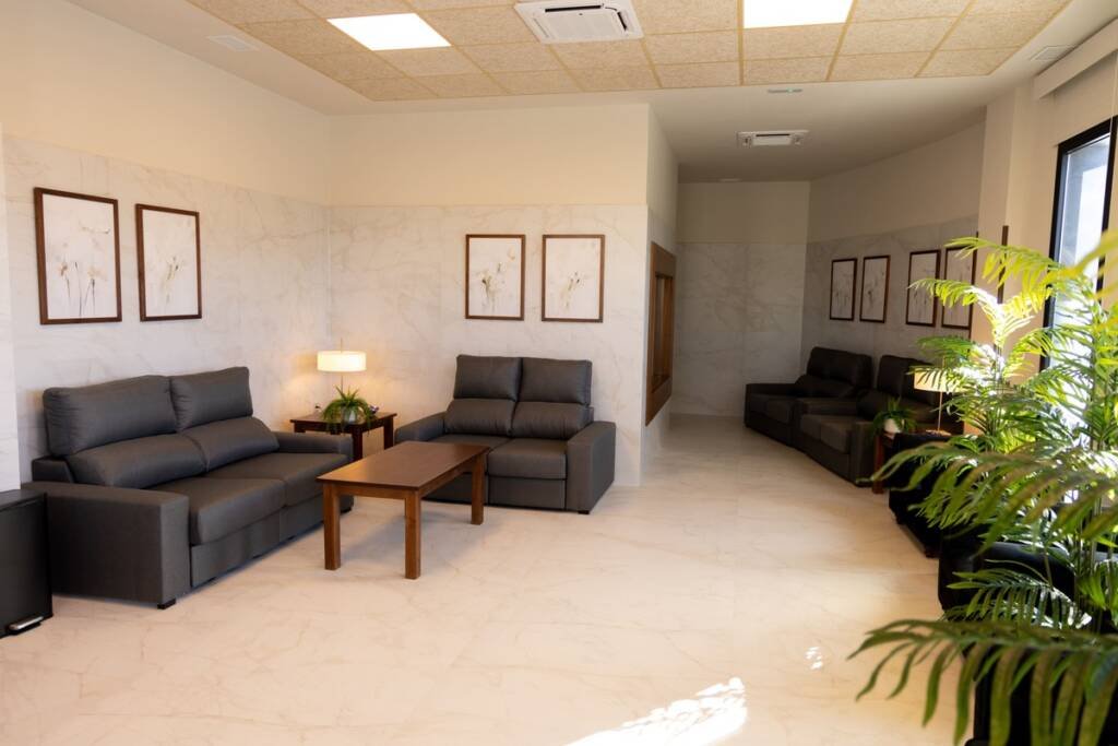 inauguracion-del-tanatorio-de-aljaraque (8)